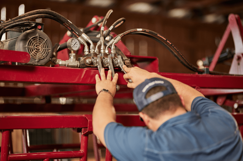 Tarter Cattlemaster Series 12 Hydraulic Chute - Tarter