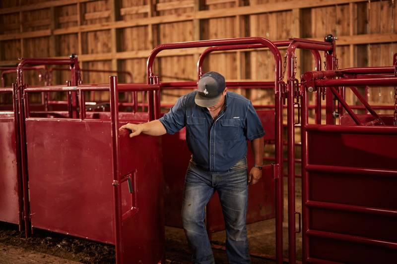 Tarter Sheeted Alley Panel W/ Cut Gate - Tarter