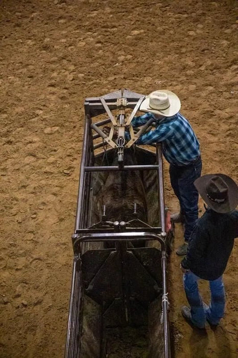 Tarter Manual Roping Chute – Economy - Tarter